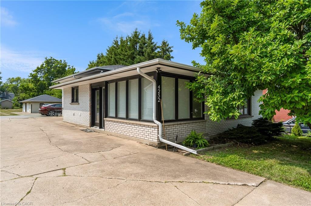 4252 William Street, Lincoln, ON - Outdoor