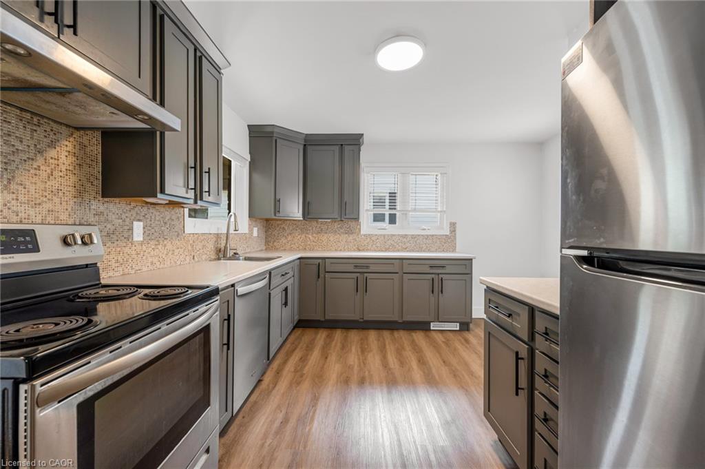4252 William Street, Lincoln, ON - Indoor Photo Showing Kitchen With Stainless Steel Kitchen With Upgraded Kitchen
