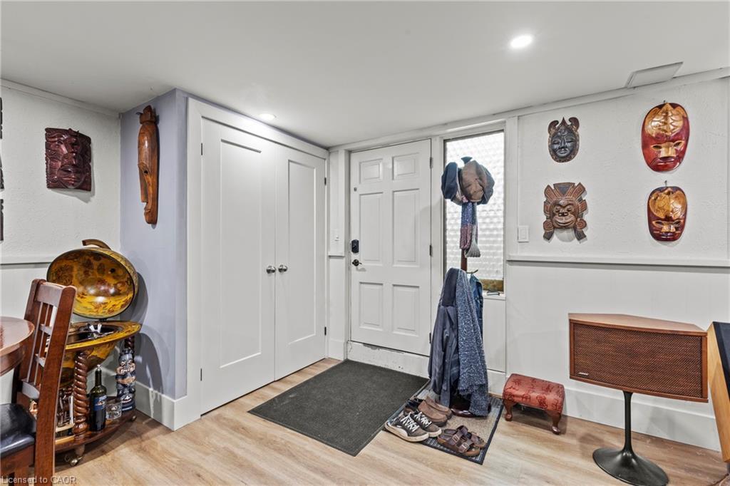 4252 William Street, Lincoln, ON - Indoor