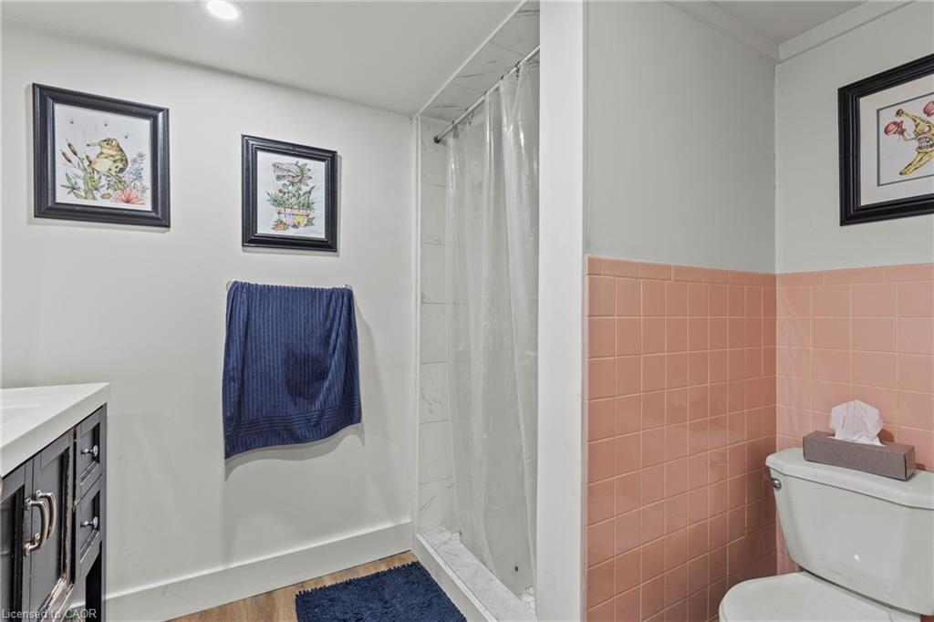 4252 William Street, Lincoln, ON - Indoor Photo Showing Bathroom