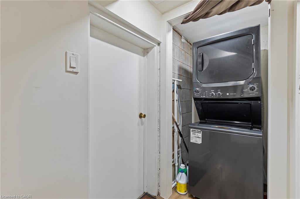 4252 William Street, Lincoln, ON - Indoor Photo Showing Laundry Room
