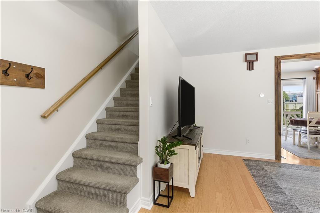 23 Glengrove Avenue, Grimsby, ON - Indoor Photo Showing Other Room