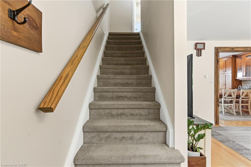 23 Glengrove Avenue, Grimsby, ON - Indoor Photo Showing Other Room