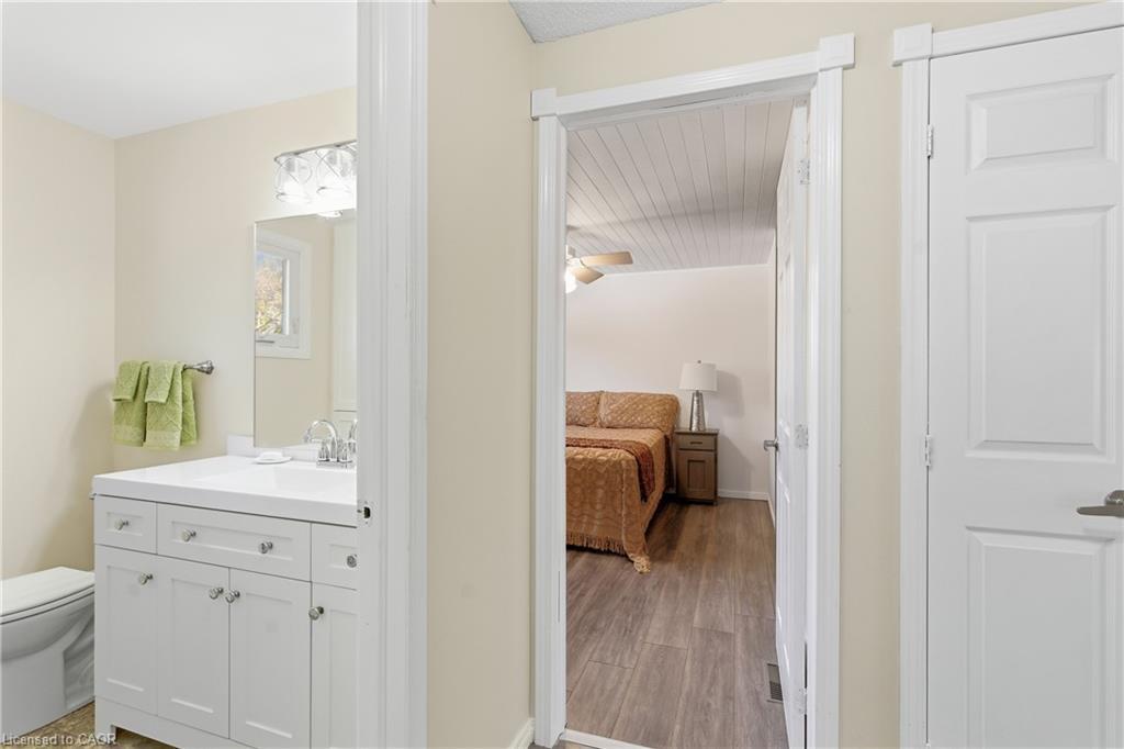 23 Glengrove Avenue, Grimsby, ON - Indoor Photo Showing Bathroom