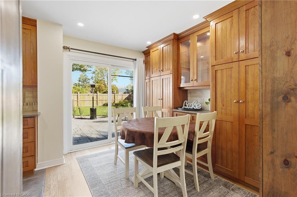 23 Glengrove Avenue, Grimsby, ON - Indoor Photo Showing Dining Room