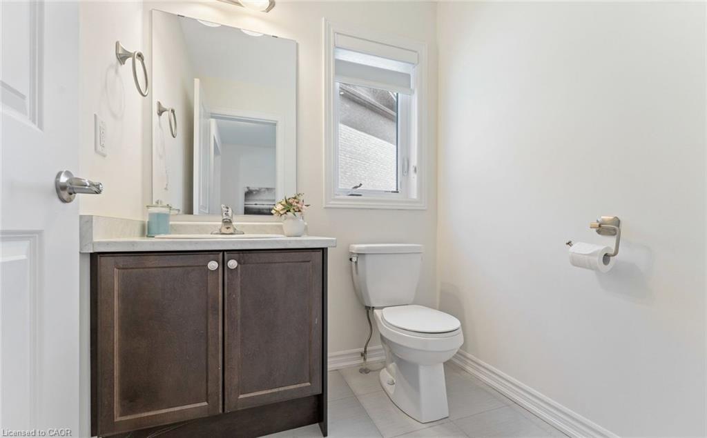 30 Rowley Street, Brantford, ON - Indoor Photo Showing Bathroom