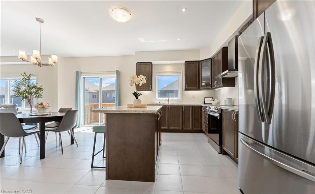 30 Rowley Street, Brantford, ON - Indoor Photo Showing Kitchen With Upgraded Kitchen