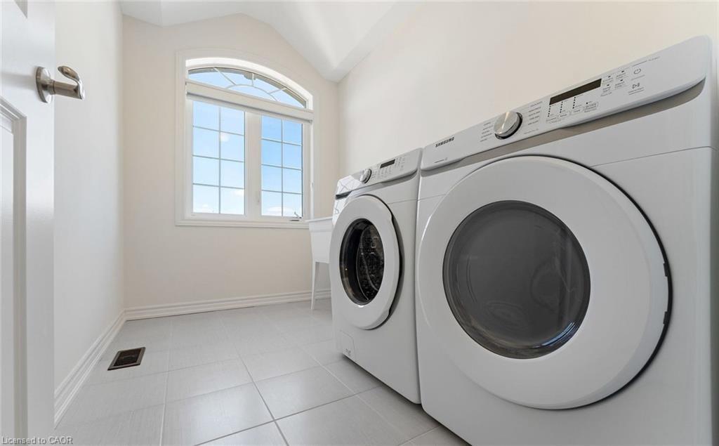 30 Rowley Street, Brantford, ON - Indoor Photo Showing Laundry Room