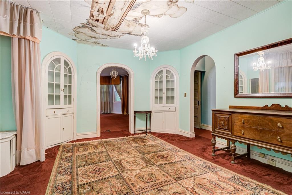 99 Blake Street, Hamilton, ON - Indoor Photo Showing Other Room