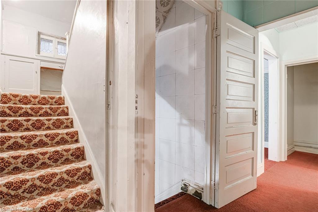 99 Blake Street, Hamilton, ON - Indoor Photo Showing Other Room