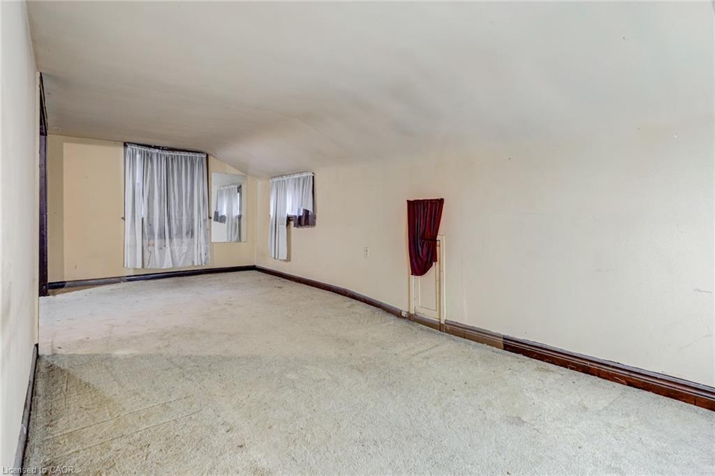 99 Blake Street, Hamilton, ON - Indoor Photo Showing Other Room