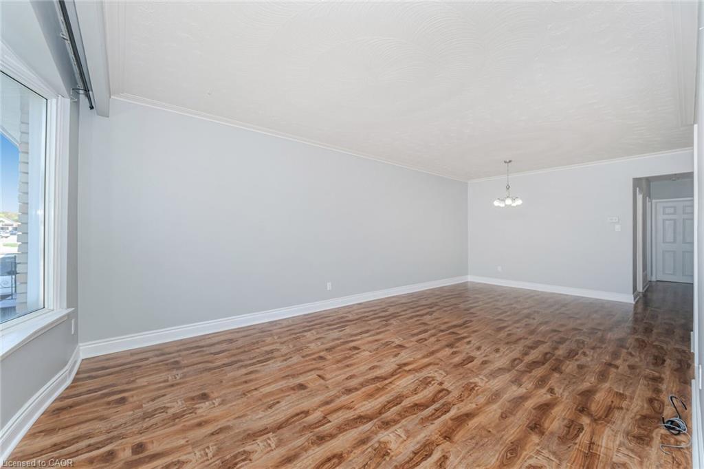 61 Avondale Boulevard, Brampton, ON - Indoor Photo Showing Other Room