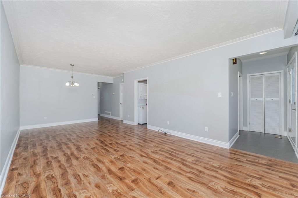 61 Avondale Boulevard, Brampton, ON - Indoor Photo Showing Other Room