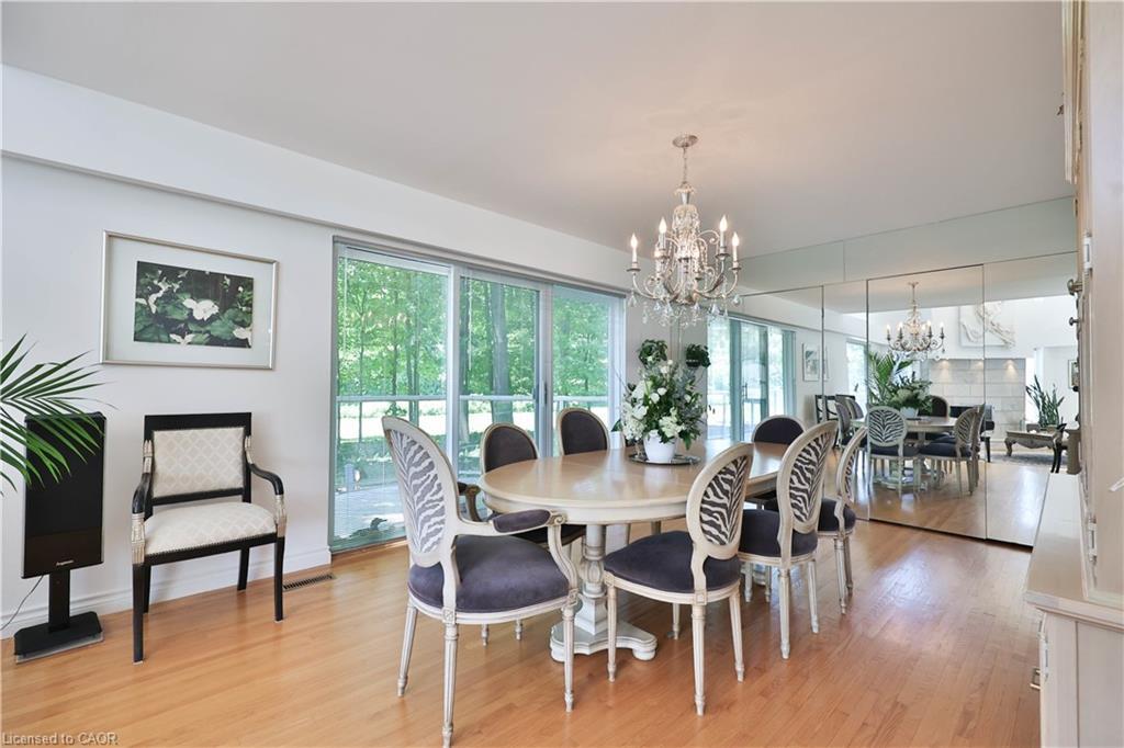 1270 1 Side Road, Burlington, ON - Indoor Photo Showing Dining Room