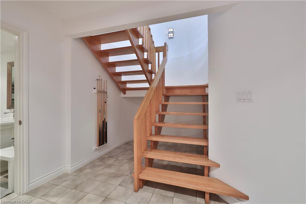 1270 1 Side Road, Burlington, ON - Indoor Photo Showing Other Room