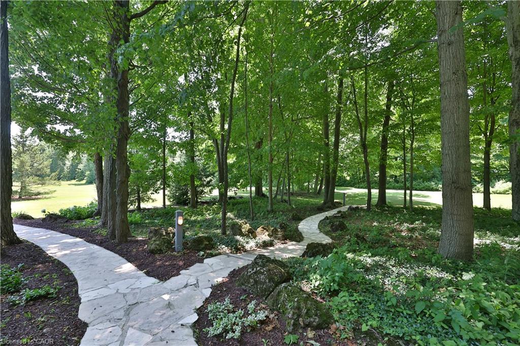 1270 1 Side Road, Burlington, ON - Outdoor