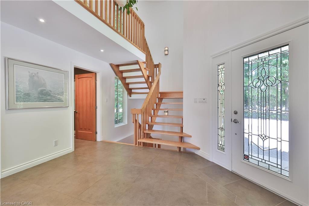 1270 1 Side Road, Burlington, ON - Indoor Photo Showing Other Room