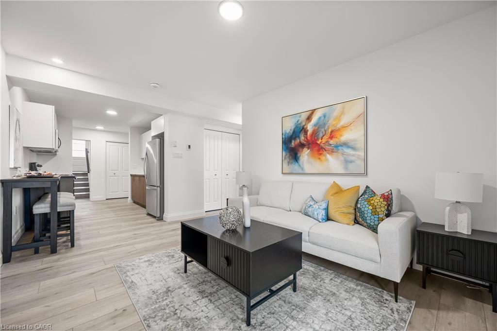 9-182 Bridge Crescent, Minto, ON - Indoor Photo Showing Living Room