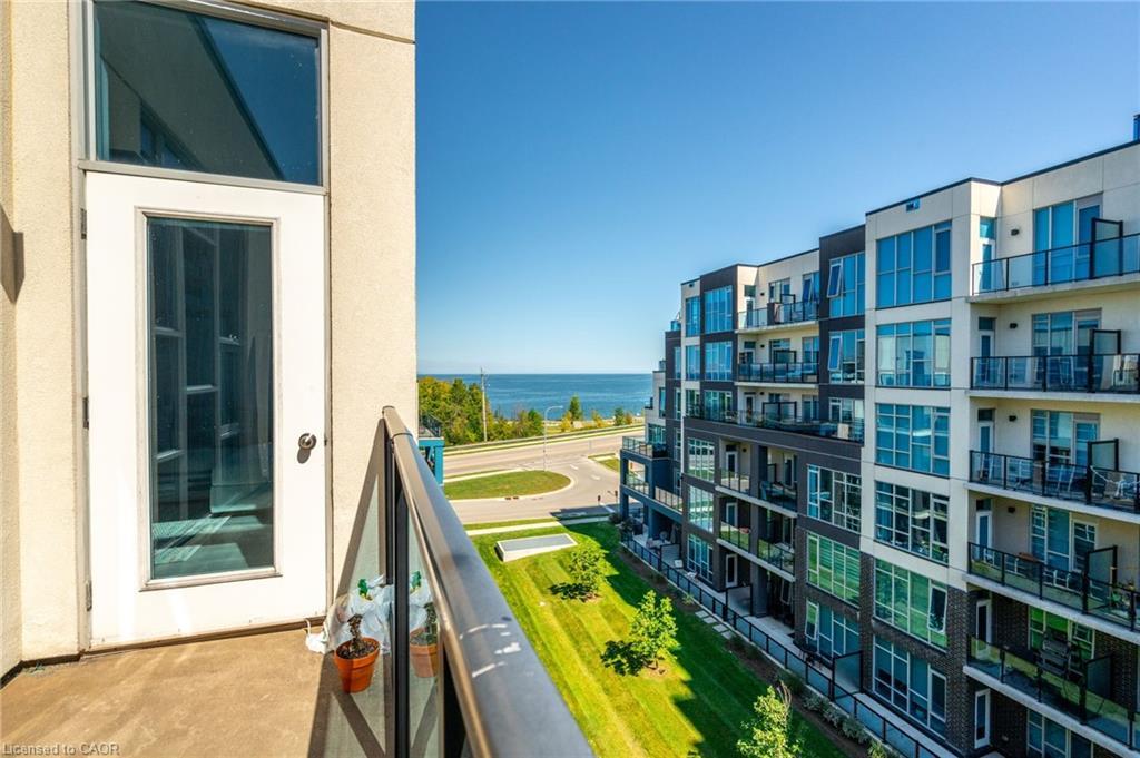 512-10 Concord Place, Grimsby, ON - Outdoor