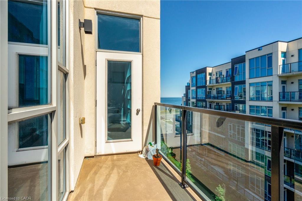 512-10 Concord Place, Grimsby, ON - Outdoor With Balcony With Exterior