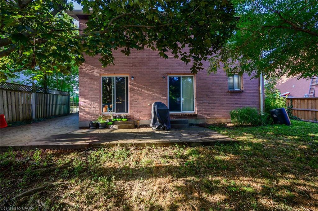 10 Jeanette Avenue, Grimsby, ON - Outdoor