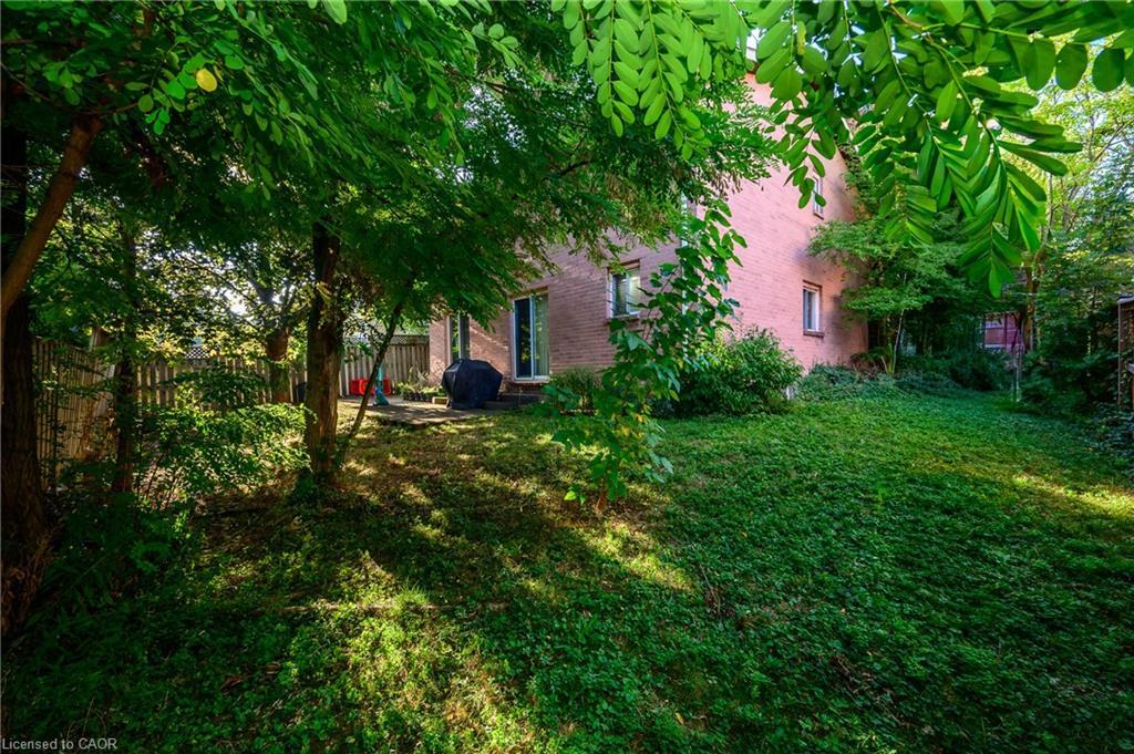 10 Jeanette Avenue, Grimsby, ON - Outdoor