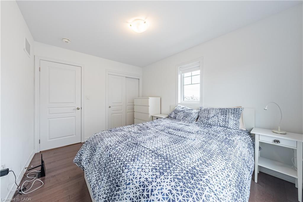160-1890 Rymal Road E, Hamilton, ON - Indoor Photo Showing Bedroom