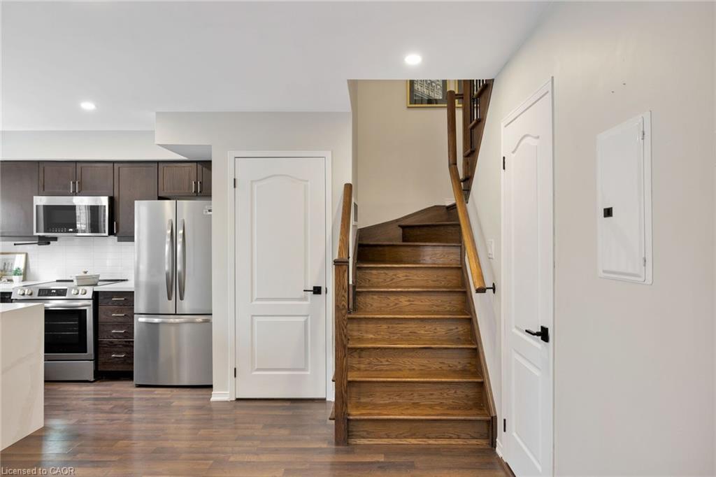 10-15 Hays Boulevard, Oakville, ON - Indoor Photo Showing Kitchen With Stainless Steel Kitchen