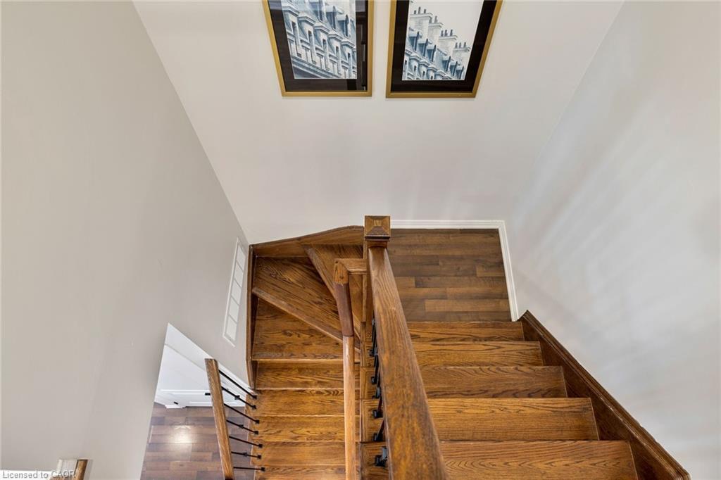 10-15 Hays Boulevard, Oakville, ON - Indoor Photo Showing Other Room