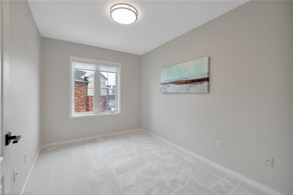 10-15 Hays Boulevard, Oakville, ON - Indoor Photo Showing Other Room