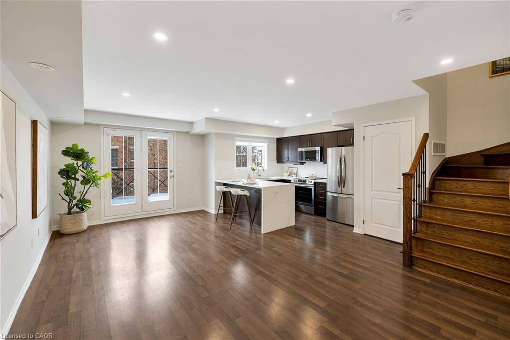 10-15 Hays Boulevard, Oakville, ON - Indoor