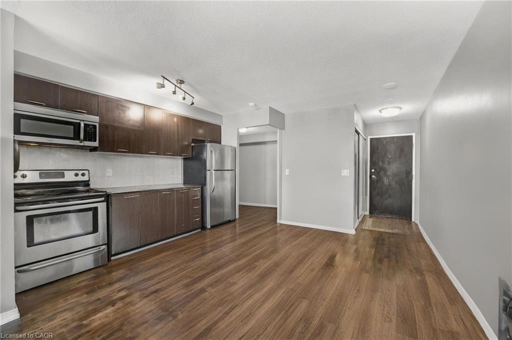 725-38 Joe Shuster Way, Toronto, ON - Indoor Photo Showing Kitchen With Stainless Steel Kitchen