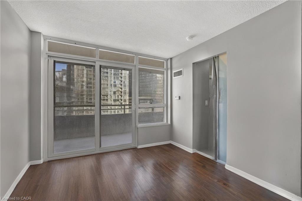 725-38 Joe Shuster Way, Toronto, ON - Indoor Photo Showing Other Room
