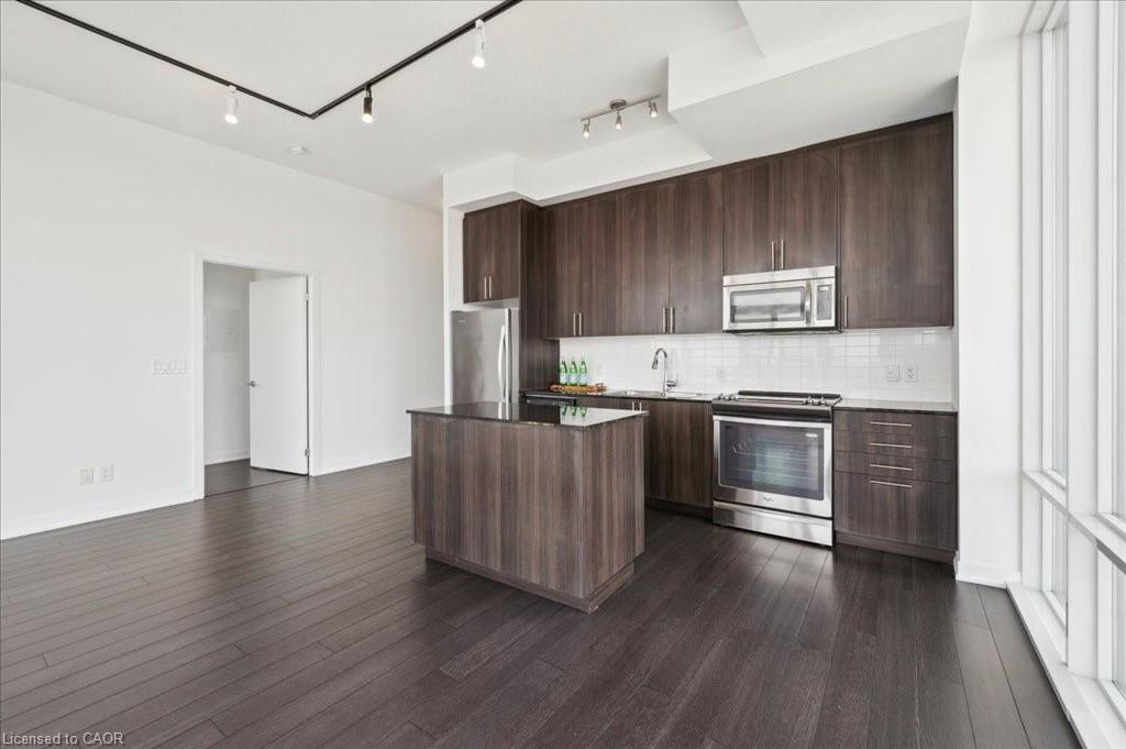 1702-85 Duke Street W, Kitchener, ON - Indoor Photo Showing Kitchen With Stainless Steel Kitchen