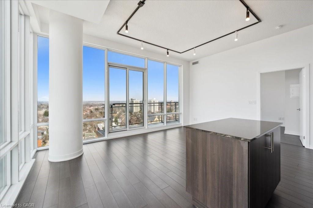 1702-85 Duke Street W, Kitchener, ON - Indoor