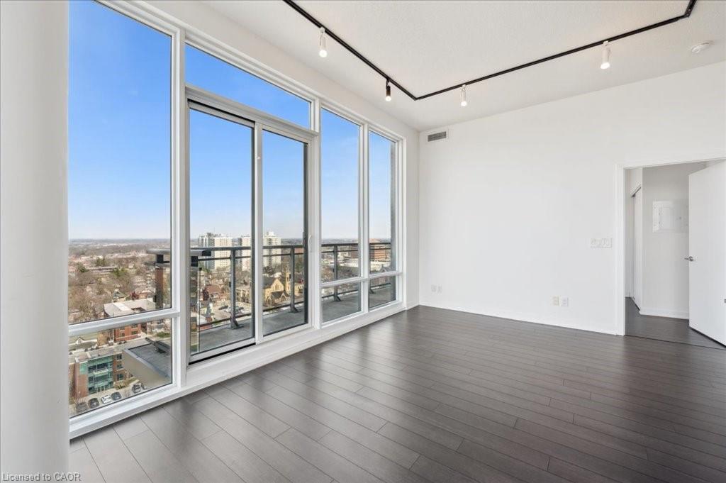 1702-85 Duke Street W, Kitchener, ON - Indoor