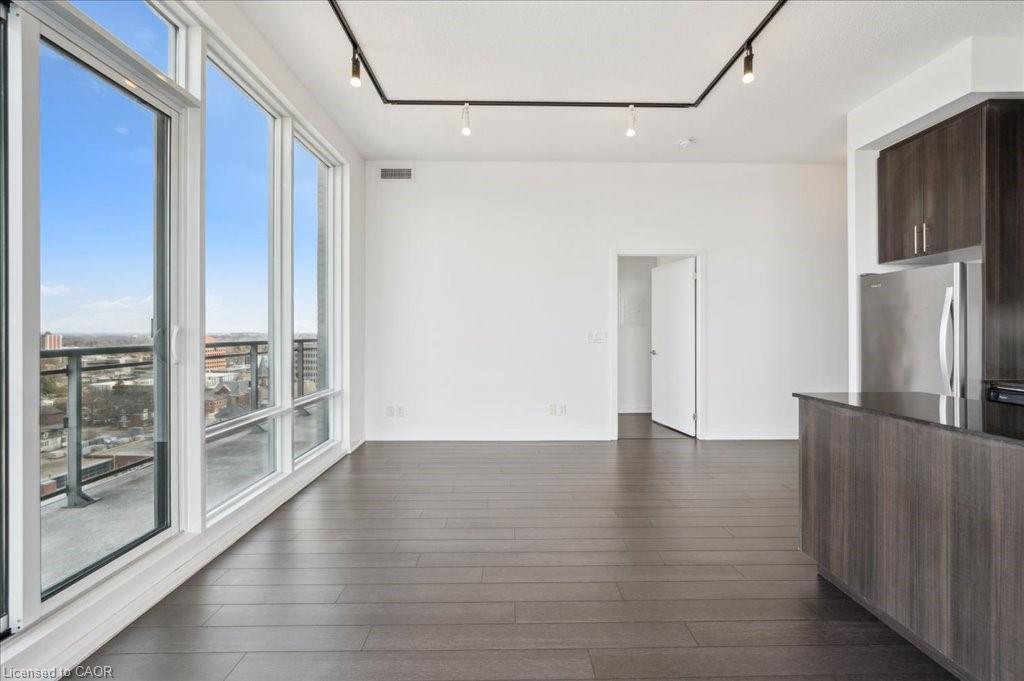 1702-85 Duke Street W, Kitchener, ON - Indoor