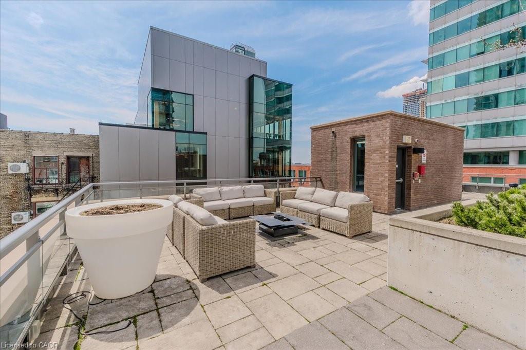 1702-85 Duke Street W, Kitchener, ON - Outdoor