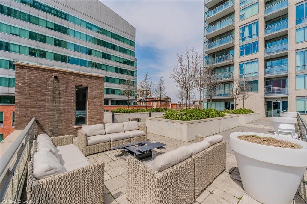 1702-85 Duke Street W, Kitchener, ON - Outdoor