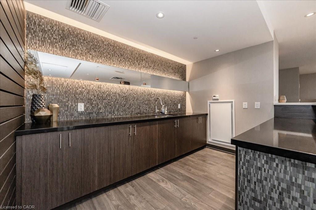 1702-85 Duke Street W, Kitchener, ON - Indoor Photo Showing Other Room