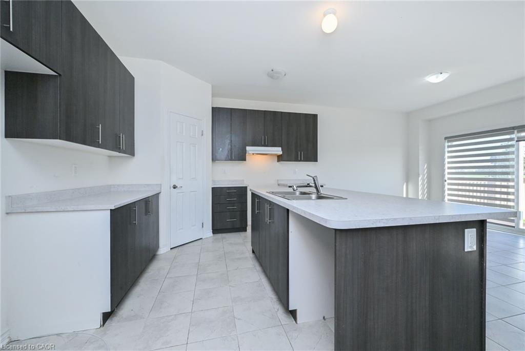 620 Mcmullen Street, Shelburne, ON - Indoor Photo Showing Kitchen With Double Sink