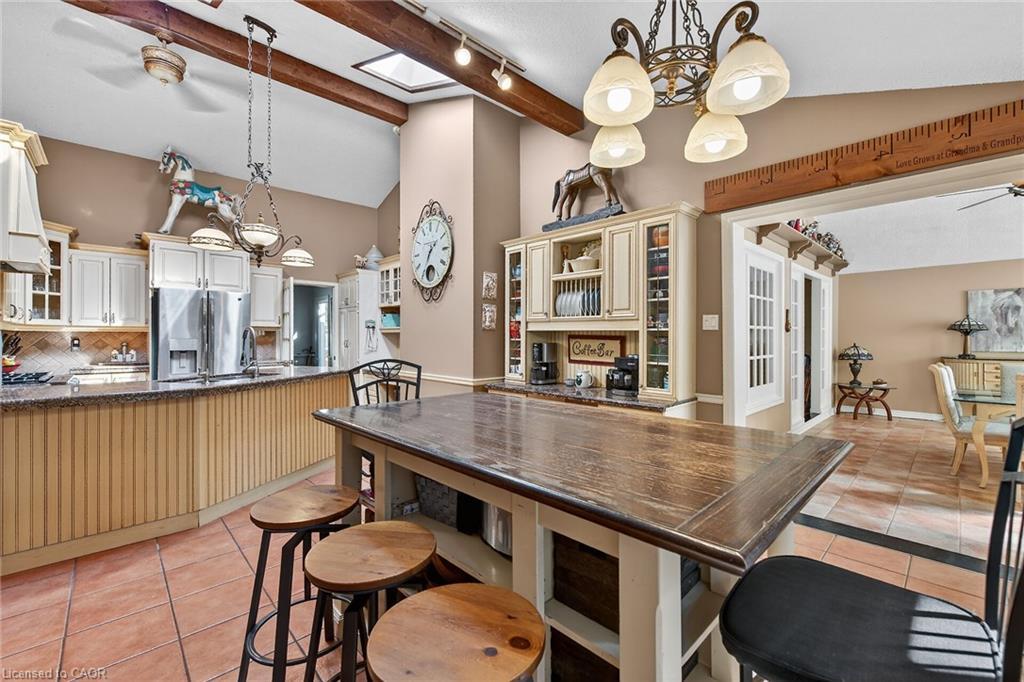 5590 Blind Line, Burlington, ON - Indoor