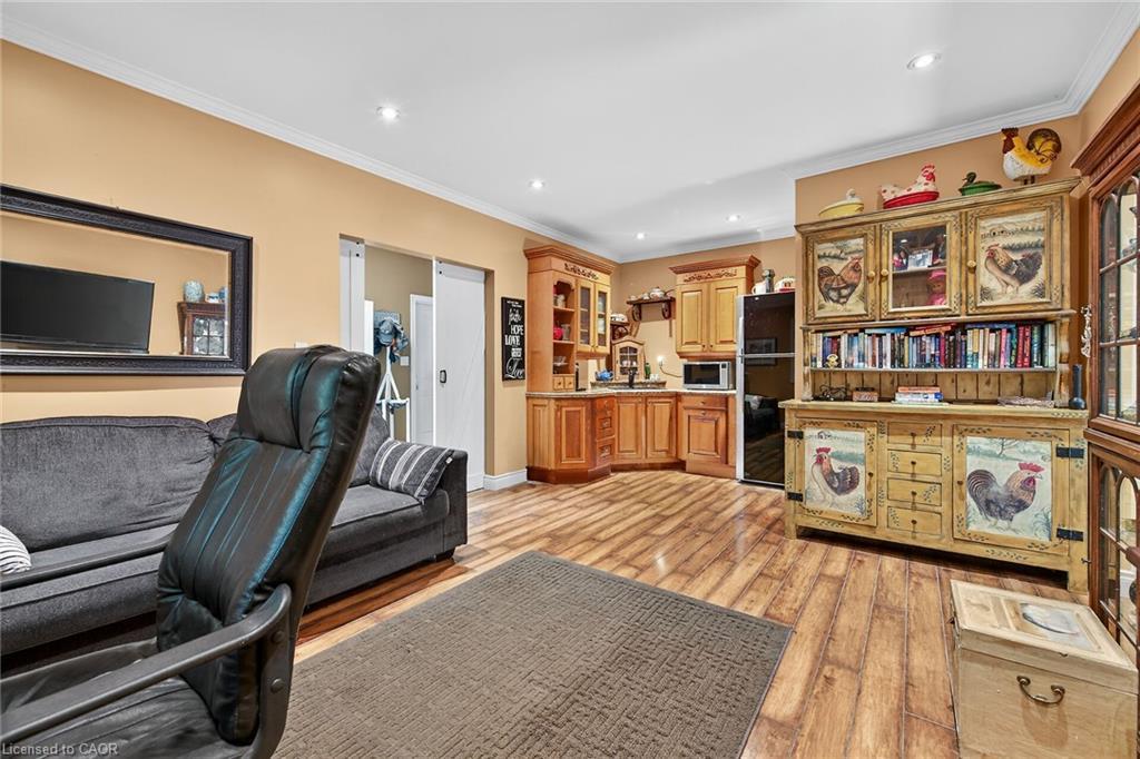 5590 Blind Line, Burlington, ON - Indoor