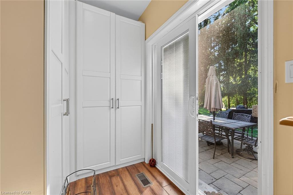 5590 Blind Line, Burlington, ON - Indoor Photo Showing Other Room