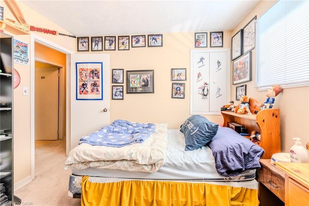 430-57 12Th Conc Road E, Flamborough, ON - Indoor Photo Showing Bedroom