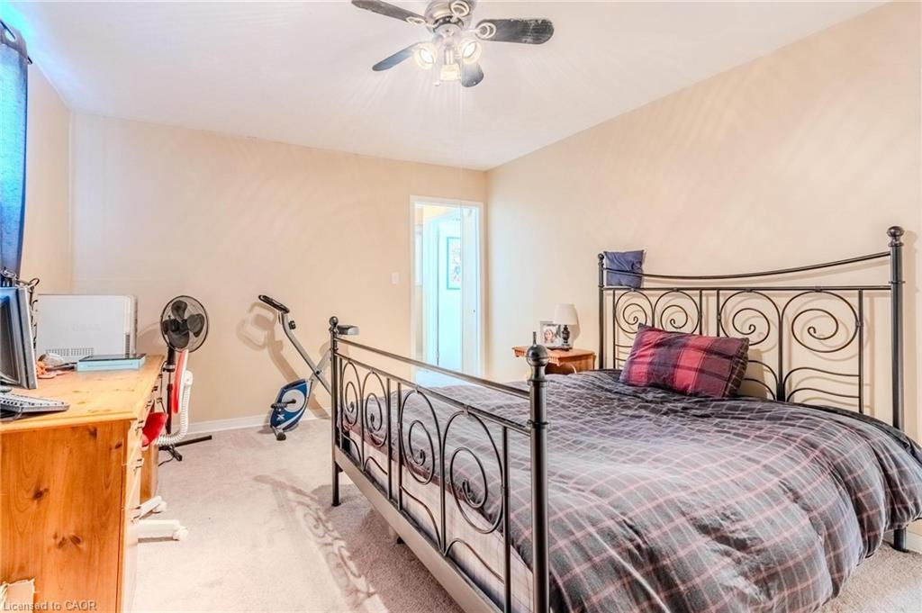 430-57 12Th Conc Road E, Flamborough, ON - Indoor Photo Showing Bedroom