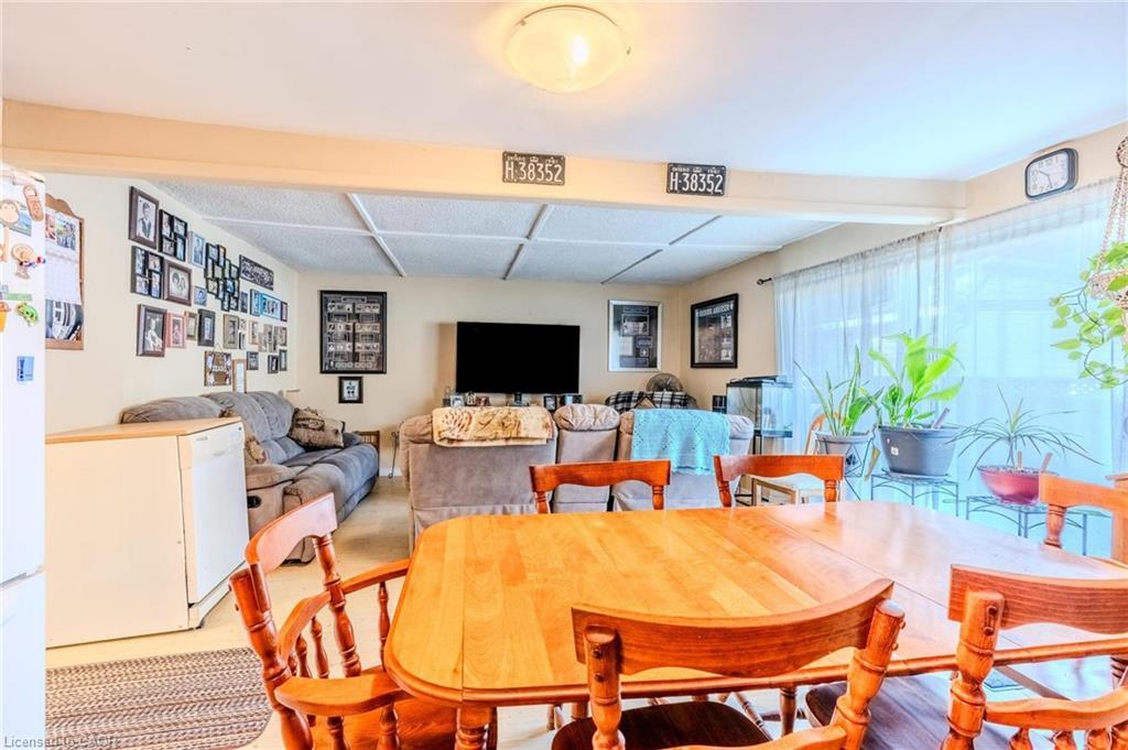 430-57 12Th Conc Road E, Flamborough, ON - Indoor Photo Showing Dining Room