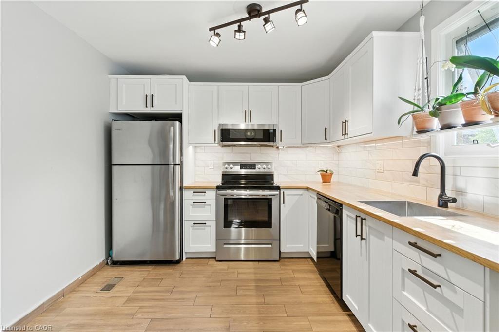 387 Franklin Road, Hamilton, ON - Indoor Photo Showing Kitchen With Stainless Steel Kitchen With Upgraded Kitchen