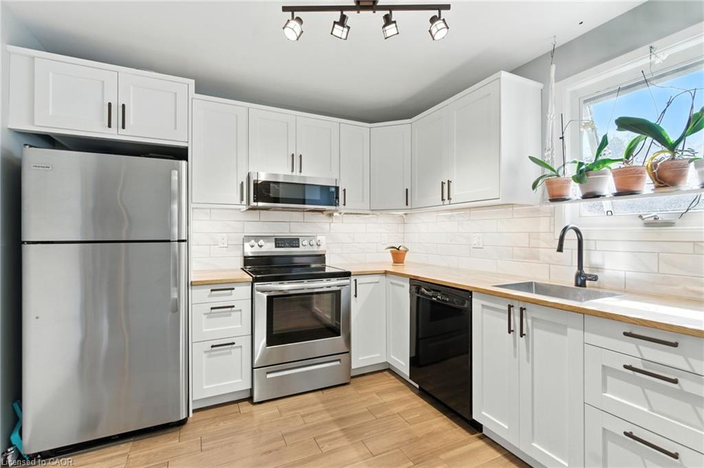 387 Franklin Road, Hamilton, ON - Indoor Photo Showing Kitchen With Stainless Steel Kitchen With Upgraded Kitchen