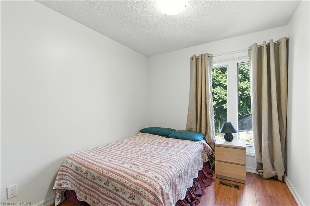 387 Franklin Road, Hamilton, ON - Indoor Photo Showing Bedroom